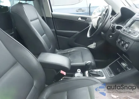 2011 Volkswagen Tiguan Se from USA, damaged, VIN WVGAV7AX7BW527670